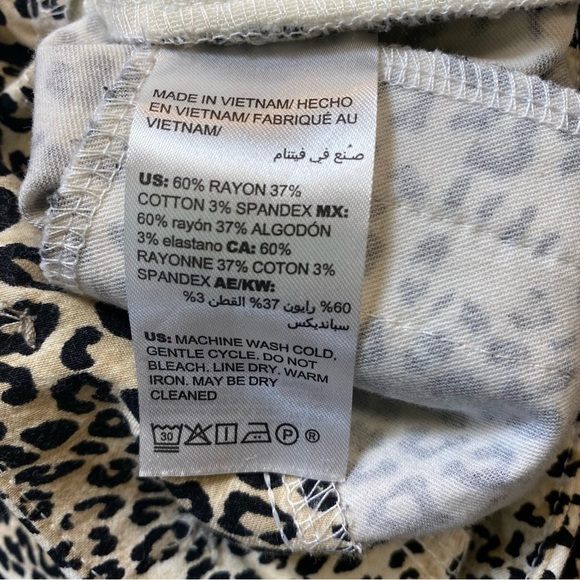 Chico's White Leopard Animal Print Pull On Crop Pants Ladies Size 10/Chico 1.5 - Picture 4 of 10